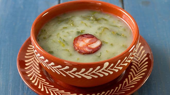 Caldo verde soup